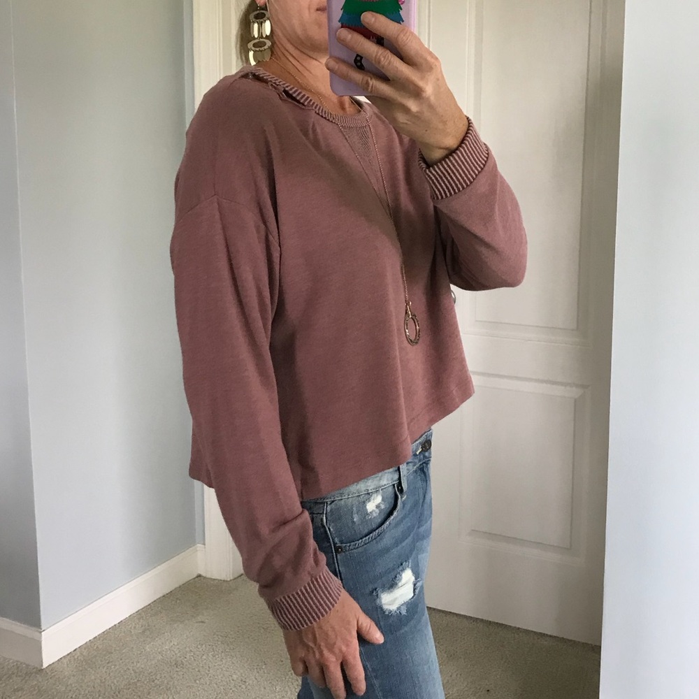 Mauve Distressed Top - Picture 4 of 4